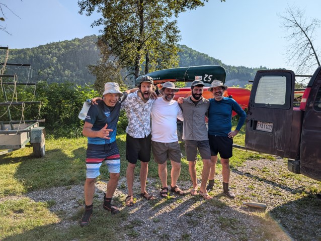 Les hommes prêts pour l'aventure!